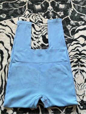 021 - WOMENS BELLA MOVEMENT BABY BLUE ATHLETIC YOGA WORKOUT LEGGINGS